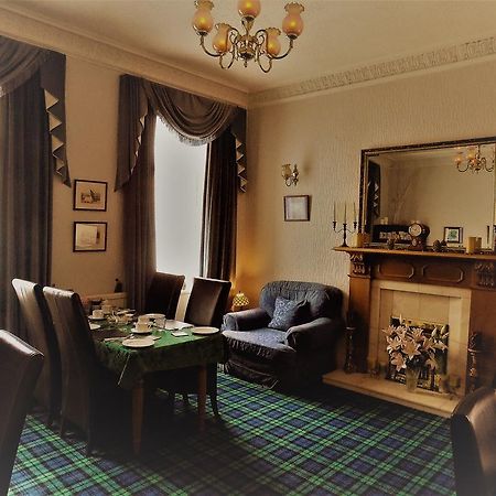 Crawfords Guest House Питърхед Екстериор снимка