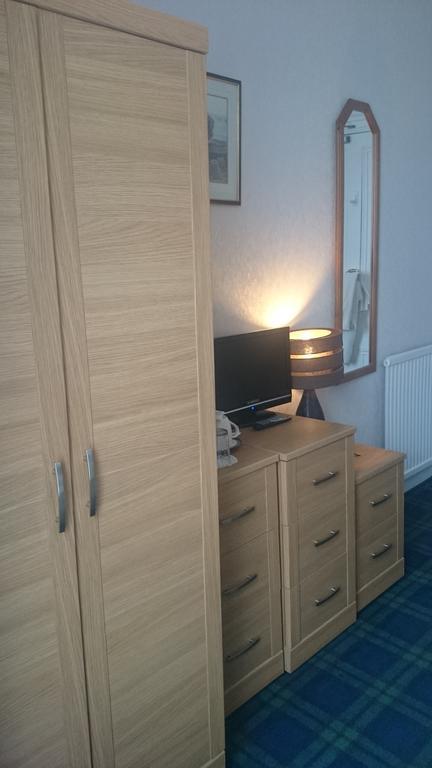 Crawfords Guest House Питърхед Екстериор снимка