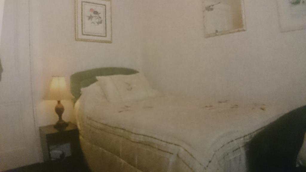 Crawfords Guest House Питърхед Екстериор снимка