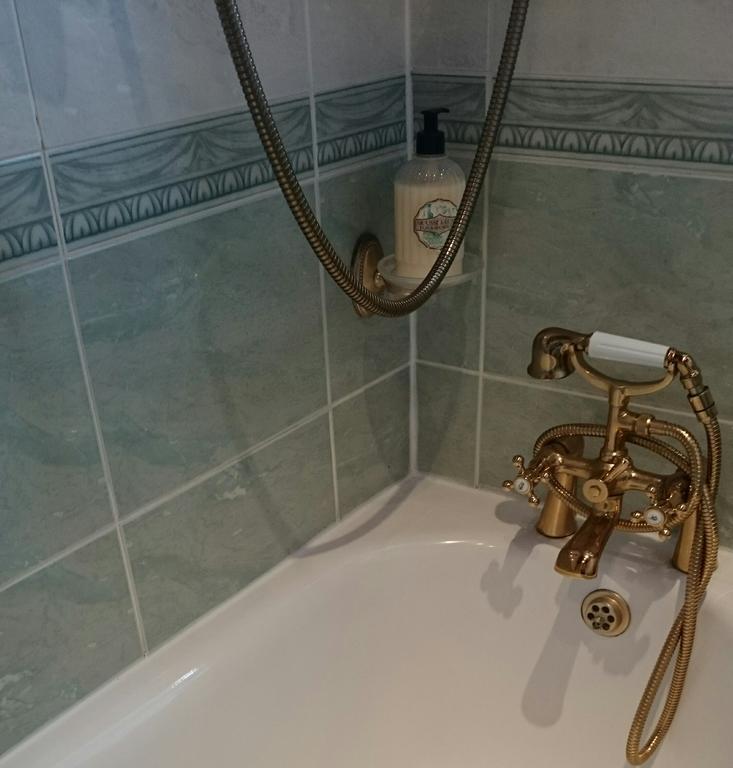 Crawfords Guest House Питърхед Екстериор снимка