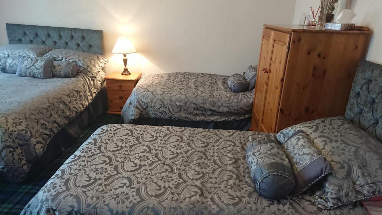 Crawfords Guest House Питърхед Екстериор снимка