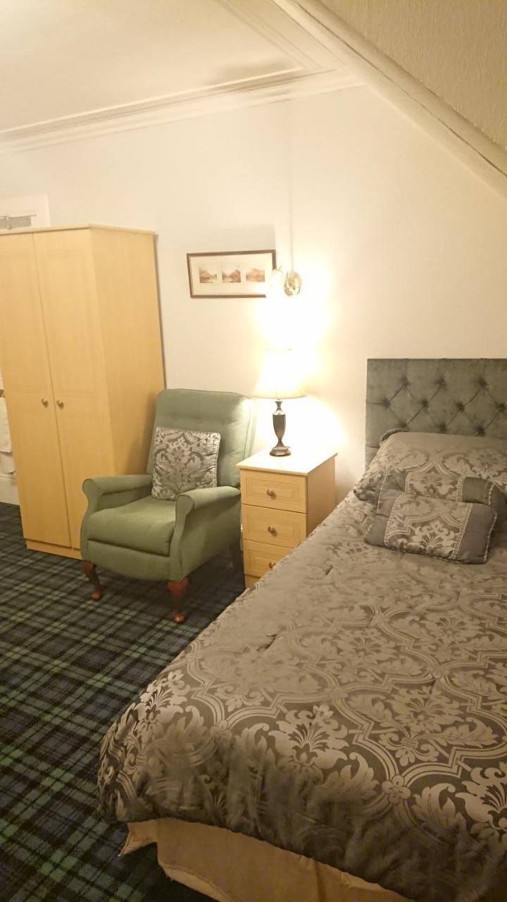 Crawfords Guest House Питърхед Екстериор снимка