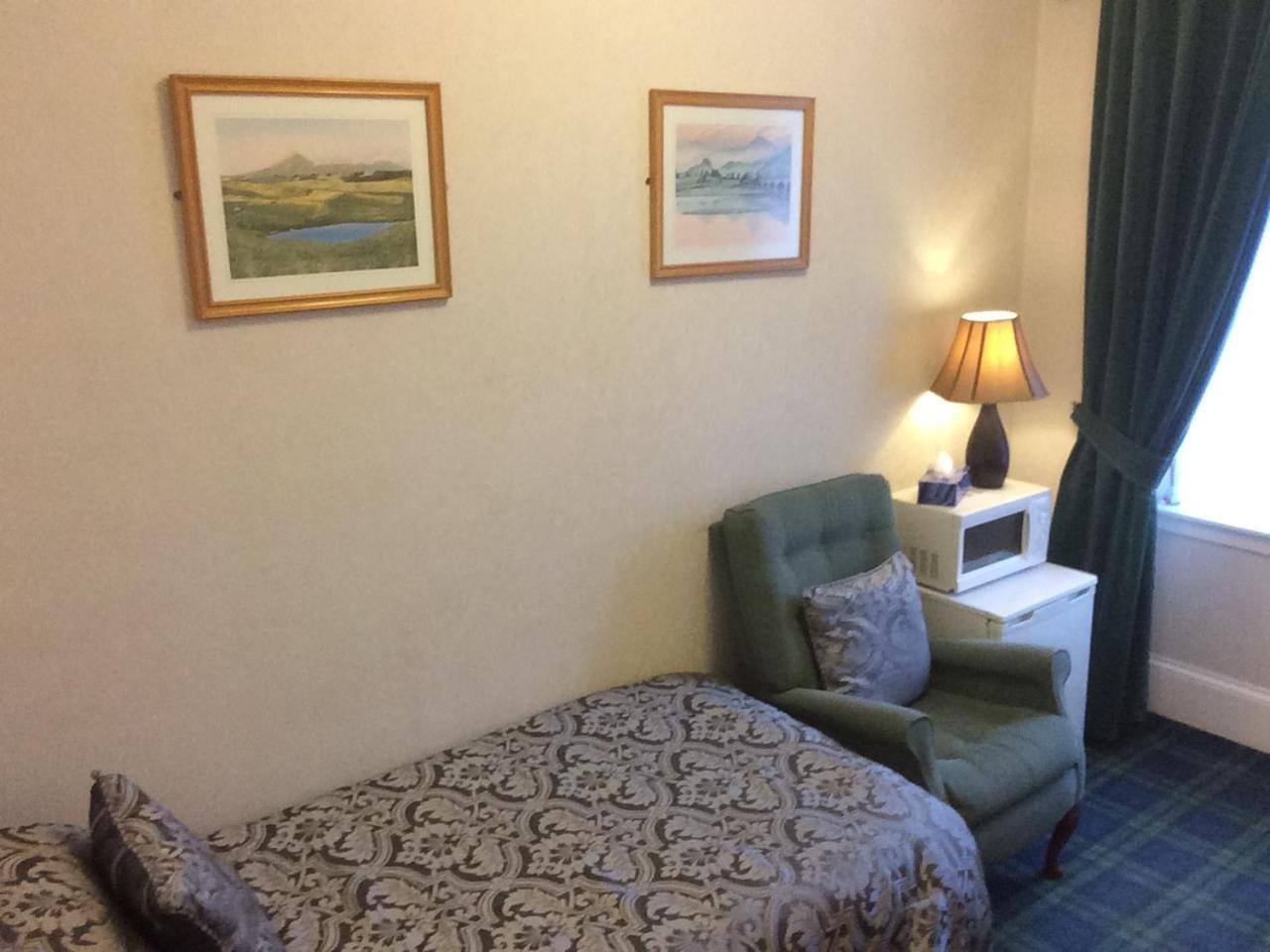 Crawfords Guest House Питърхед Екстериор снимка